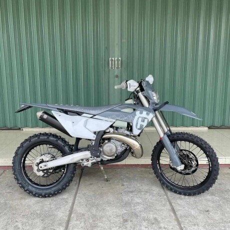 2024-husqvarna-te-300-pro-motocross-big-0