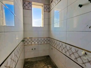 معلم بلاط محترف